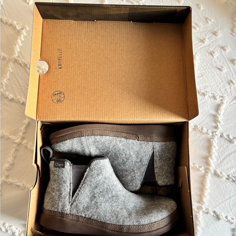 Chaco Chelsea Booties - Picture 3 of 10
